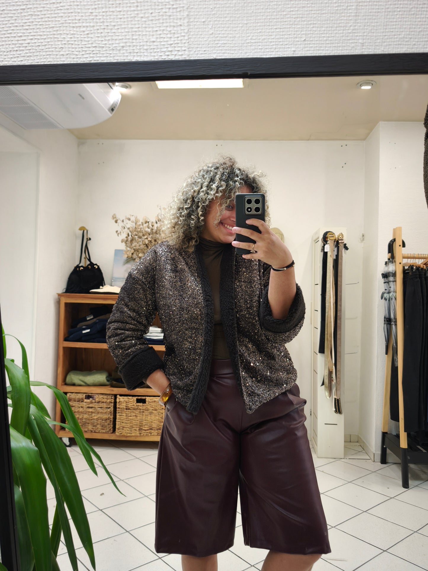 Bermuda Paul - Johanna Paris